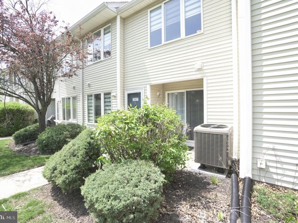 3007 Maryannes Ct, North Wales, PA 19454