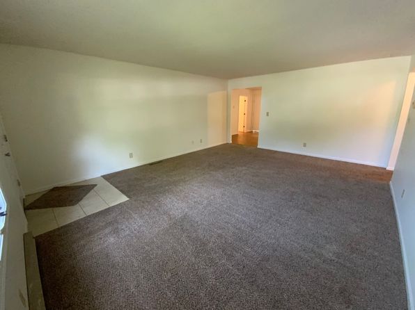 205-207 Briarcrest Ct #205