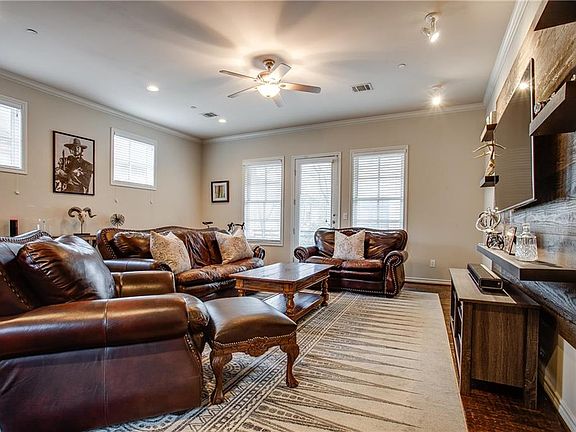 5th image of 4343 Buena Vista St APT 1