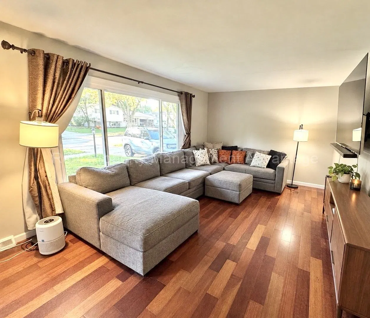 Beautifully Updated 3Bed/1.5Bath Farmington Home with Finished Basement! — Photo 4