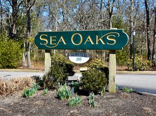 195 Falmouth Rd APT 19A, Mashpee, MA 02649