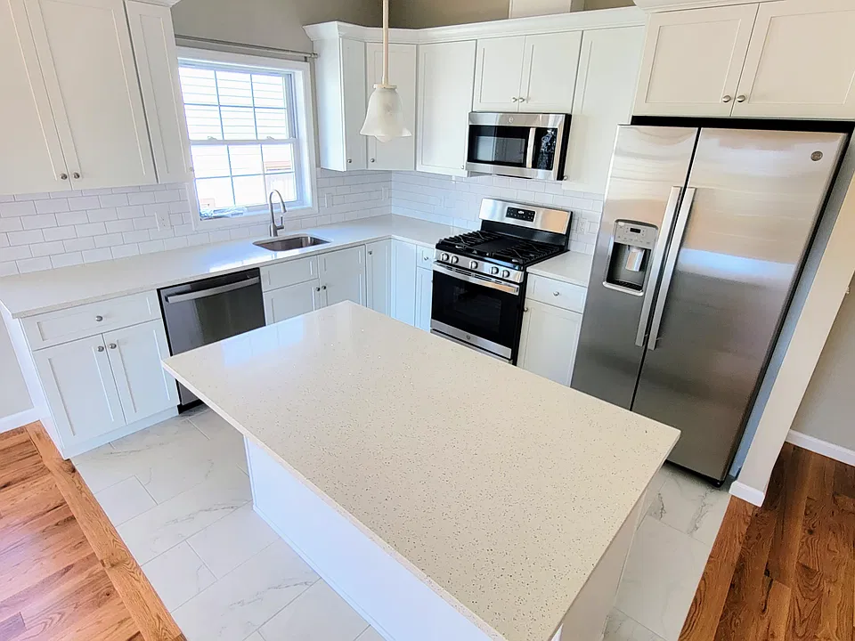391-393 New York Ave #2