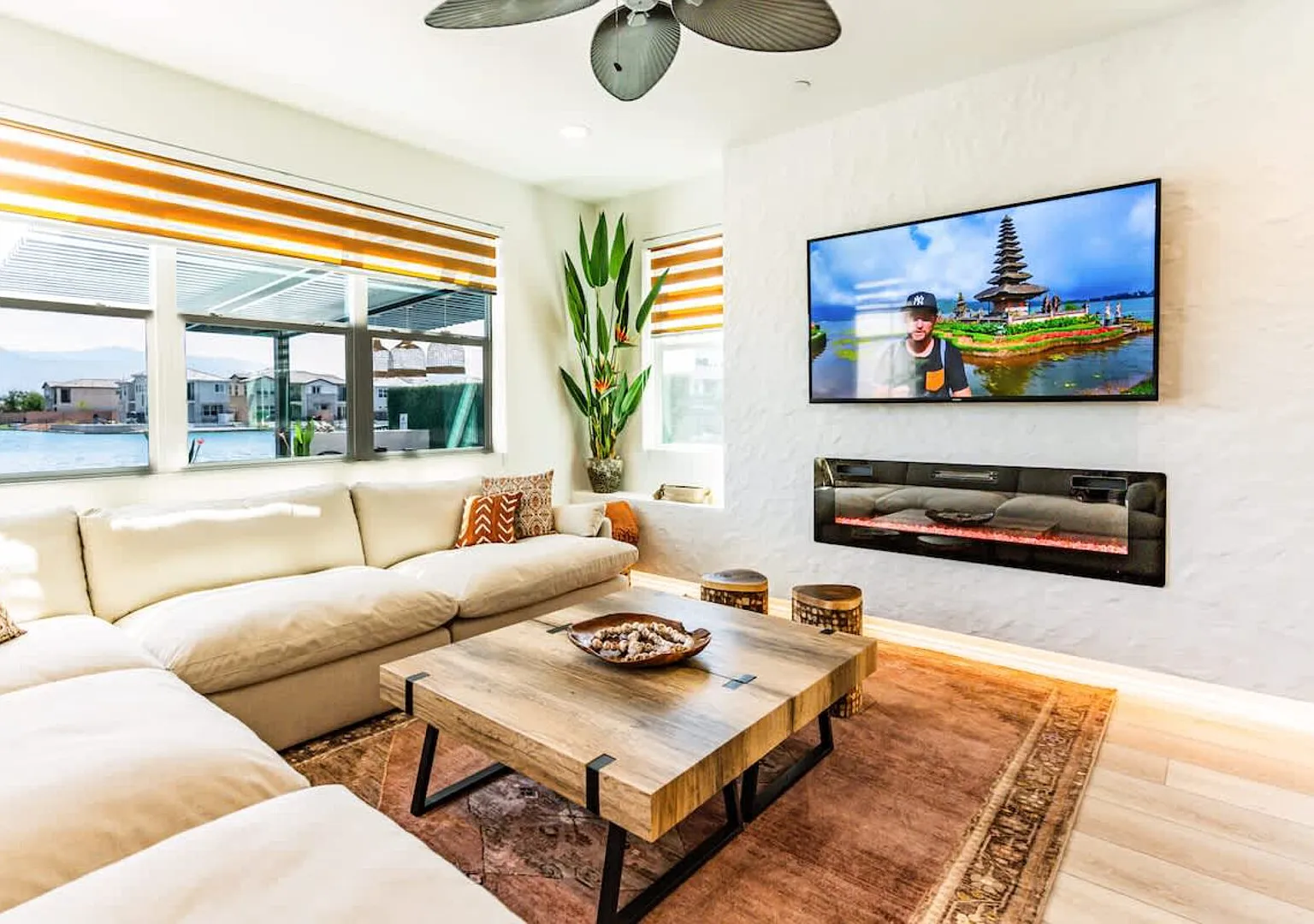 Bali Hai Villa on the Lake — Photo 4