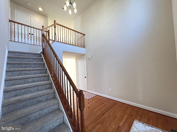 3rd image of 4 Cedarview Ct