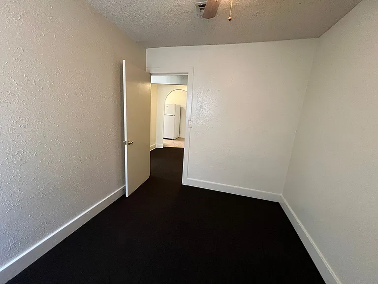 2601 N Walker Ave #9 — Photo 10