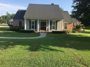 4811 Rebelle Ln, Port Allen, LA 70767