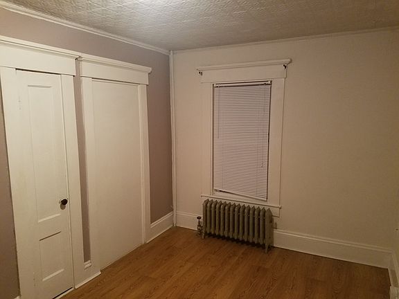 4th image of 478 Lake Ave Floor 1