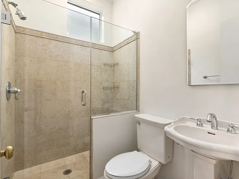 2112 N Dayton St — Photo 19