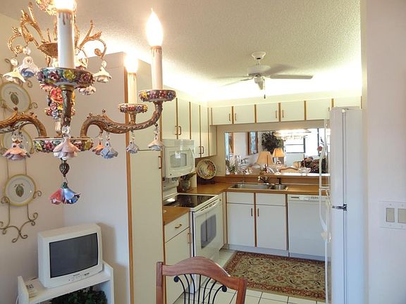 3rd image of 10841 W Clairmont Cir #210