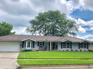 7308 Benton Dr, Urbandale, IA 50322