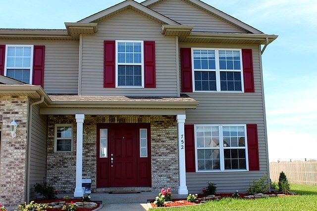 1st image of 752 Meadowbrook Ln