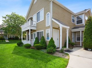 27 Eric Dr, Middle Island, NY 11953