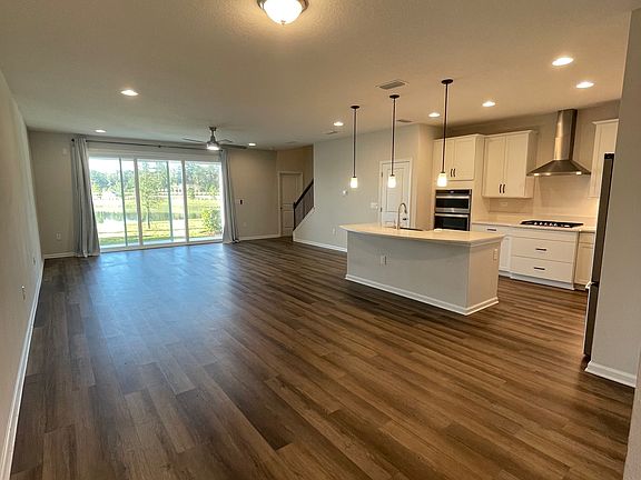 Dining to Kitchen