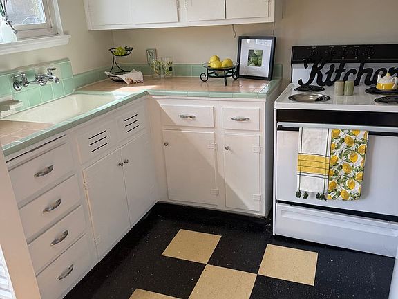 2nd image of 5740 SE Milwaukie Ave #45-4