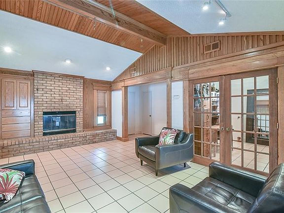 5th image of 1112 Laurelhill Ct