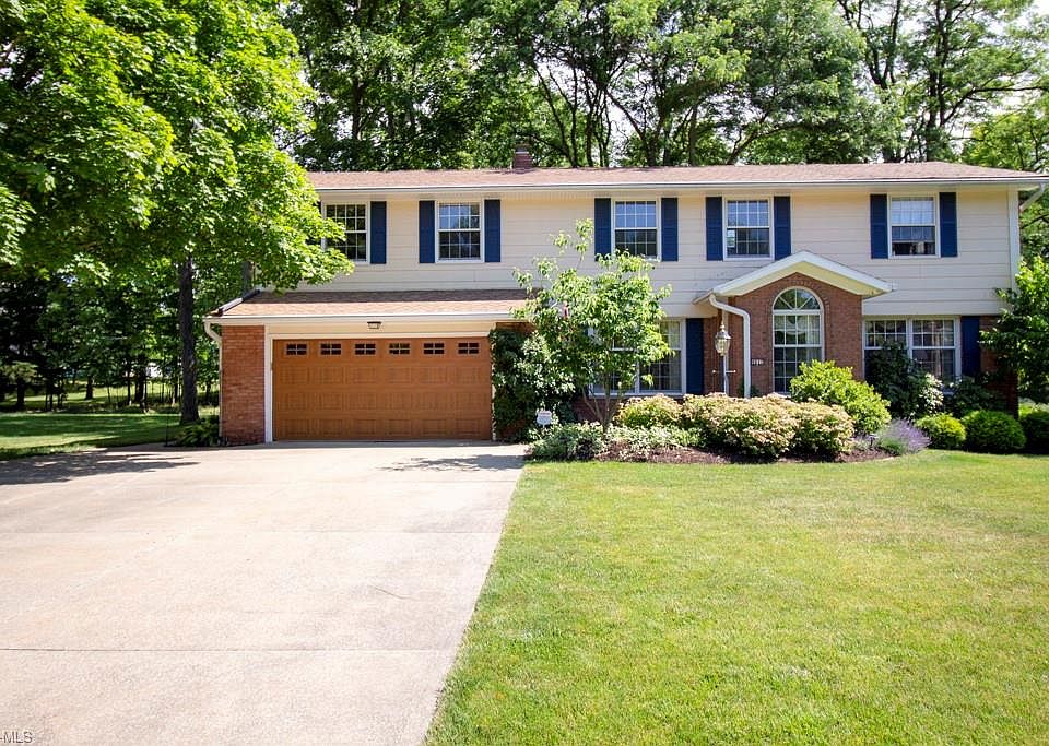 1st image of 4617 Oakridge Dr