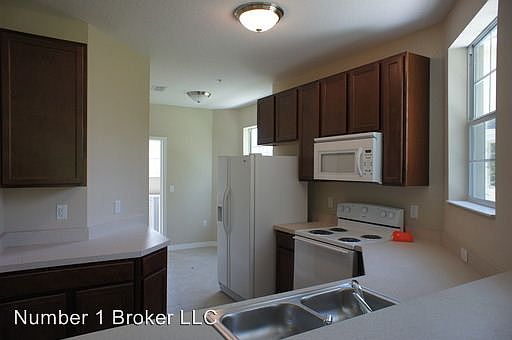 2nd image of 10301 Regent Square Dr