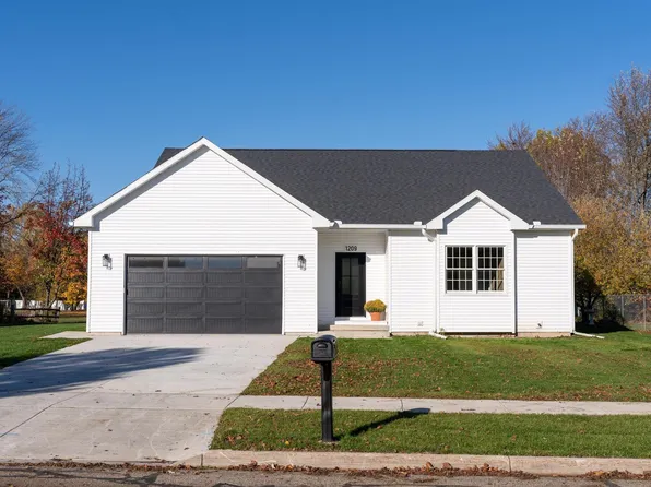 1209 Abbey Ln, Mount Pleasant, MI 48858