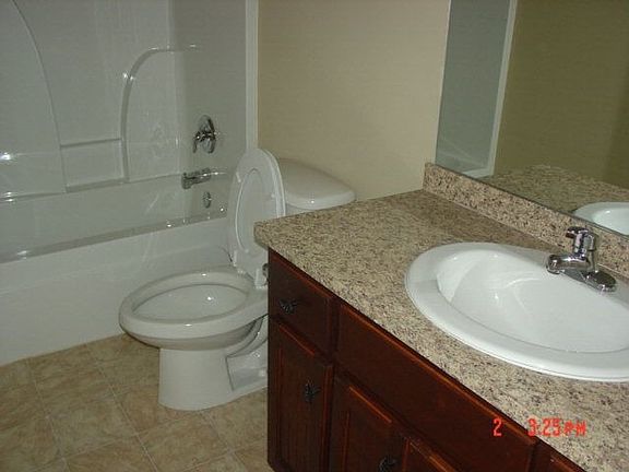 5th image of 18 Leah Ct