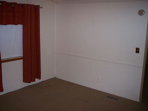 10275 MACH ISLAND Dining Area