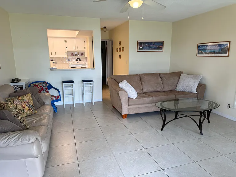 2841 NE 32nd St #2 — Photo 23