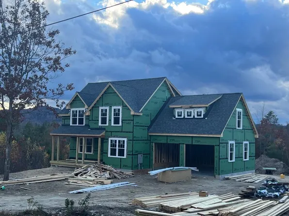 14 Village Corner Road, Wolfeboro, NH 03894