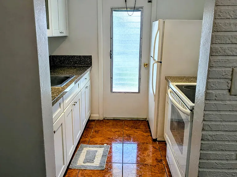 20400 NW 7th Ave — Photo 20