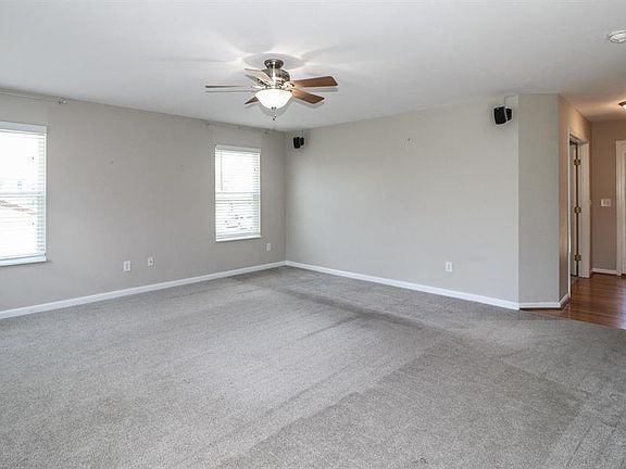 5th image of 2723 Pebble Creek Way