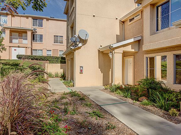 3rd image of 1041 Harbor Village Dr