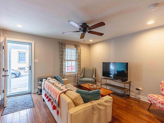 4th image of 216 W Lafayette St