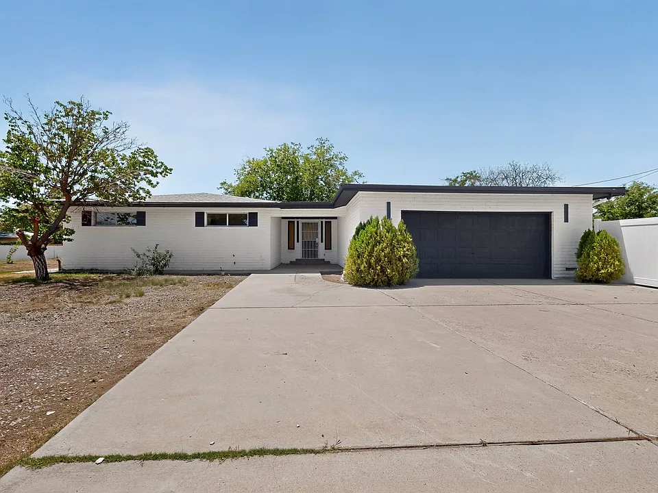 824 Ortega Rd NW