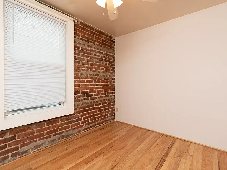1239 W Cary St #2 — Photo 14