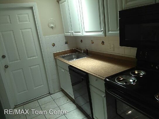 3rd image of 113 Krueger St