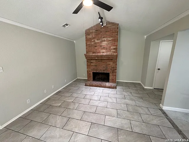 7208 Rimwood — Photo 4