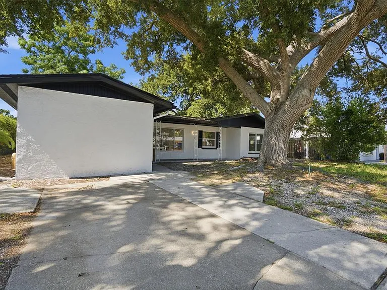 2317 Grove St — Photo 1