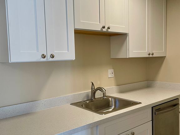 2nd image of 1228 W McKinley Ave #4