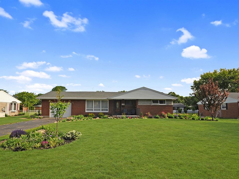 1st image of Meadowlawn Dr