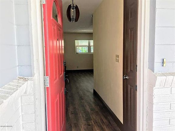 5th image of 94 Warwick Ave