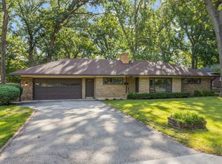 326 Dwight Ave, Joliet, IL 60436