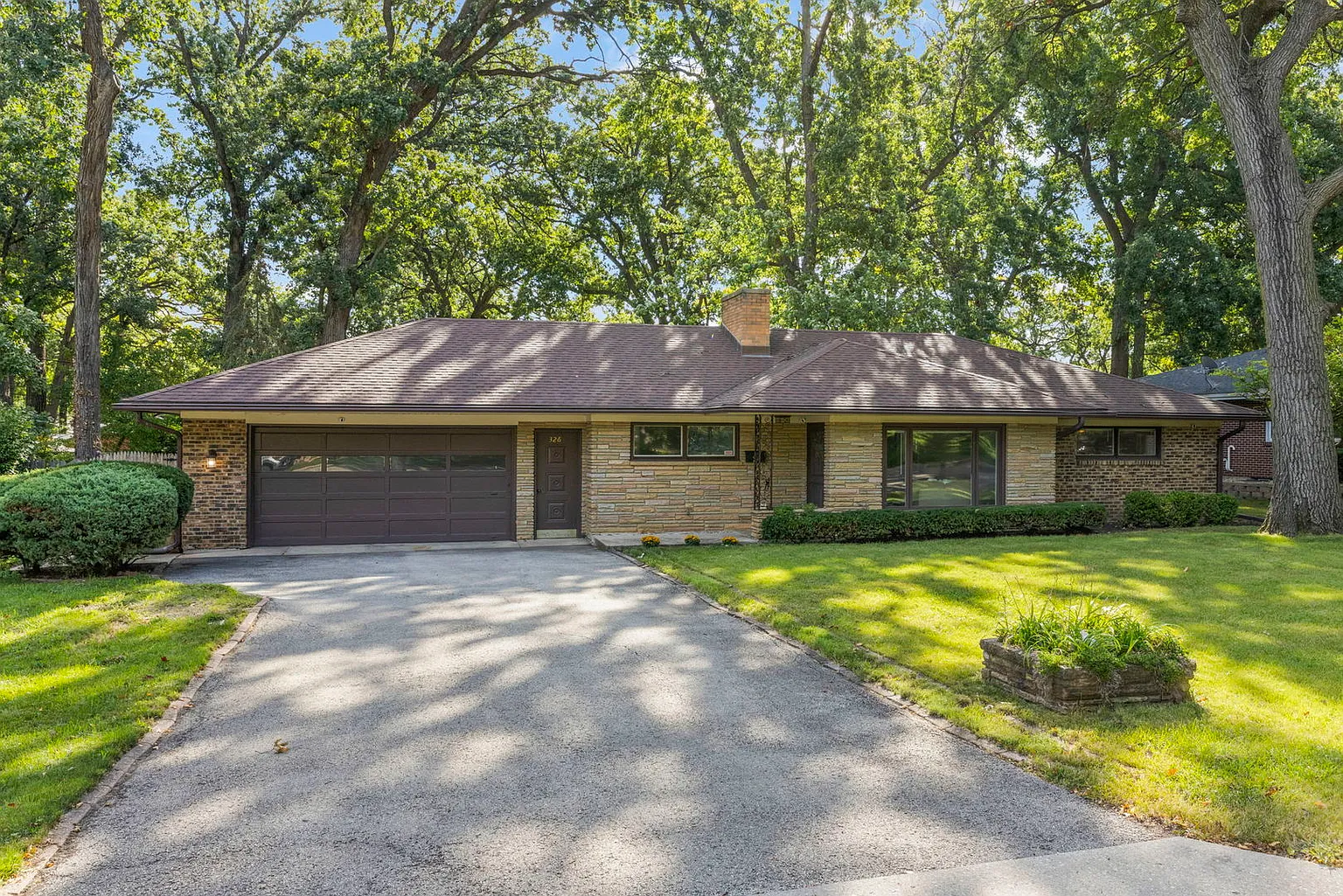 326 Dwight Ave photo 1