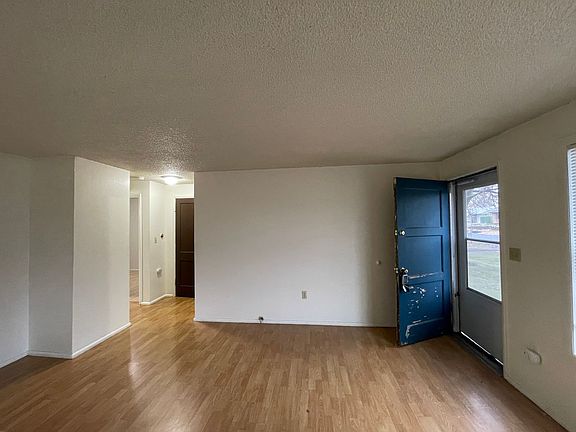3rd image of 722 S Jefferson St #724