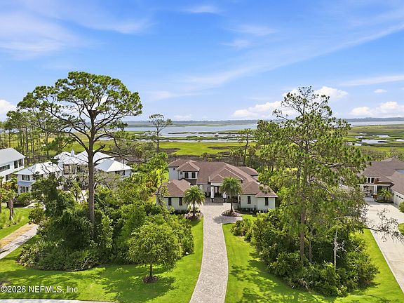 3rd image of 327 COSTA DEL SOL Drive