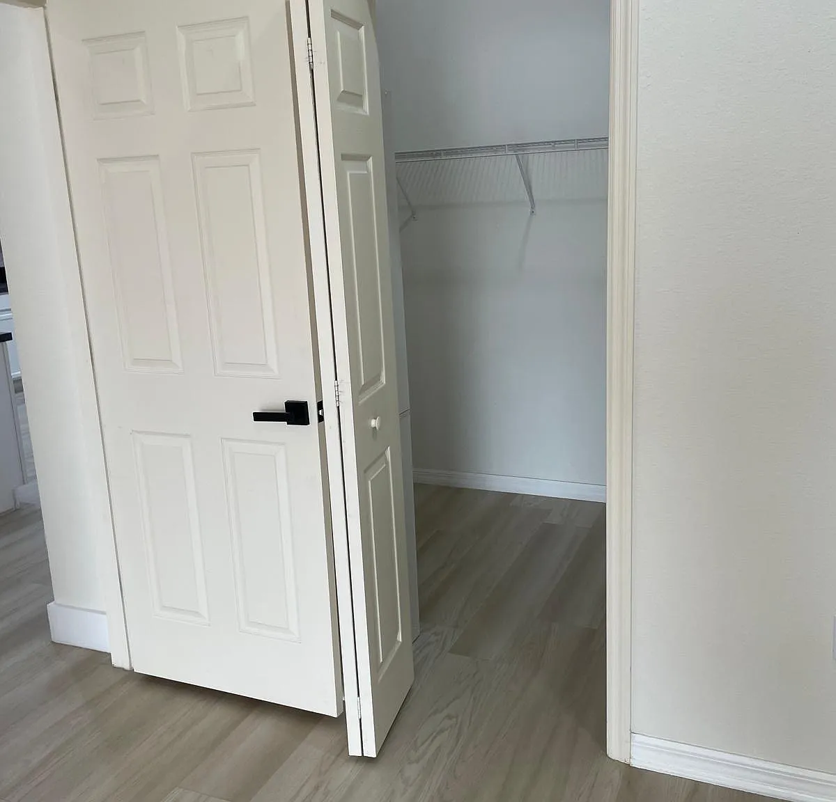 658 Sierra Cir — Photo 4