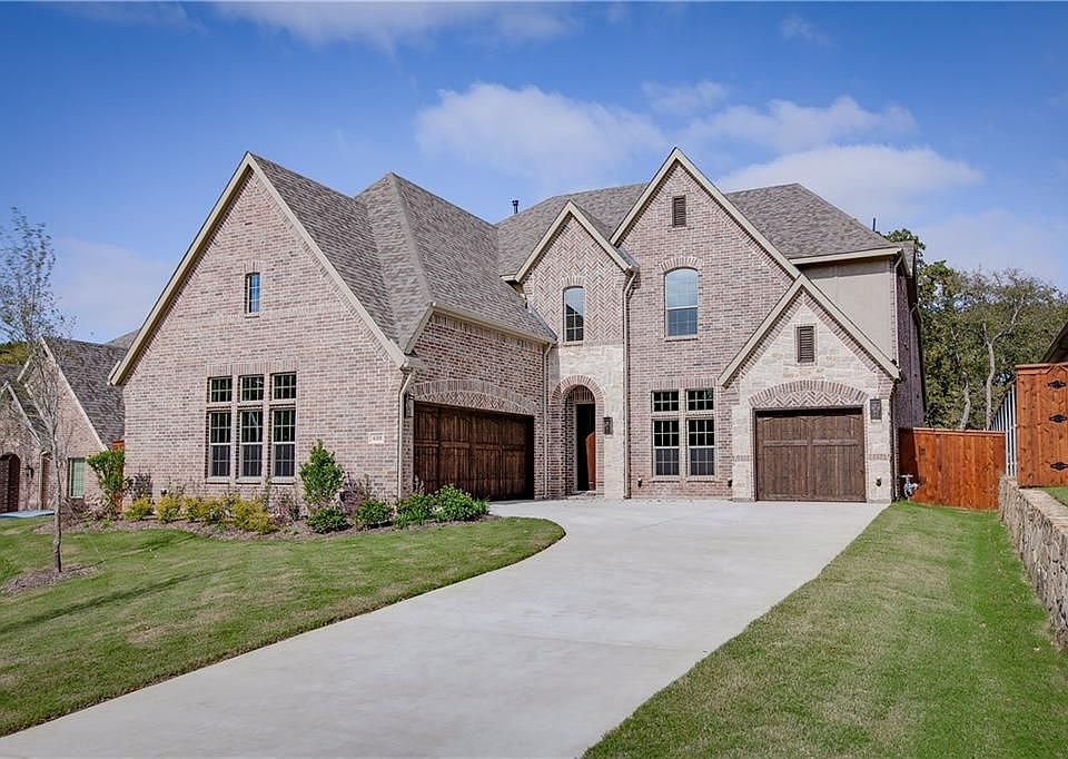 1st image of 610 Oak Grove Ln