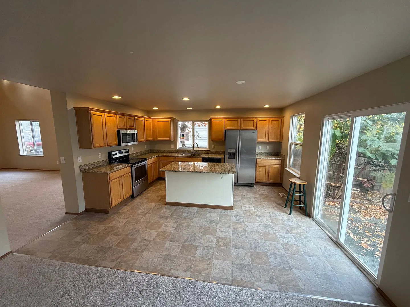 Large Kennydale/Renton Updated Home For Rent! — Photo 3
