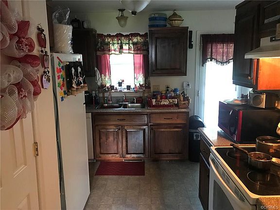 3rd image of 4149 Henshaw Dr