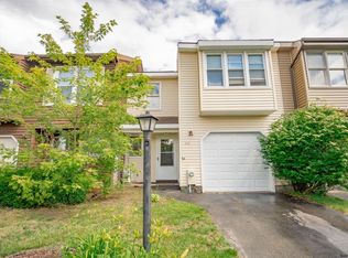 26 Westchester Dr, Clifton Park, NY 12065