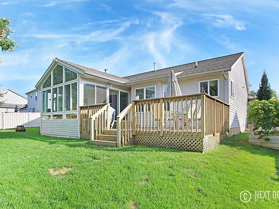 2nd image of 2689 Claridge Ct SW