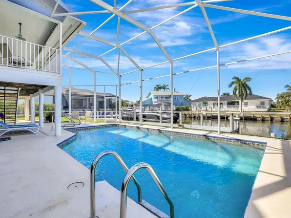 390 Waterleaf Ct, Marco Island, FL 34145