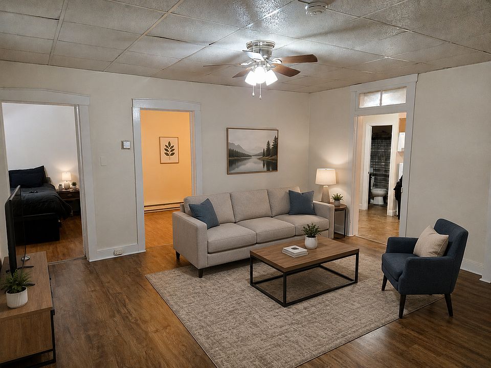 1st image of 135 W Charlotte St APT A